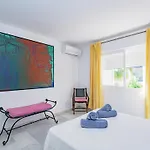Cubo's La Butibamba ラ・カラ・デ・ミハス